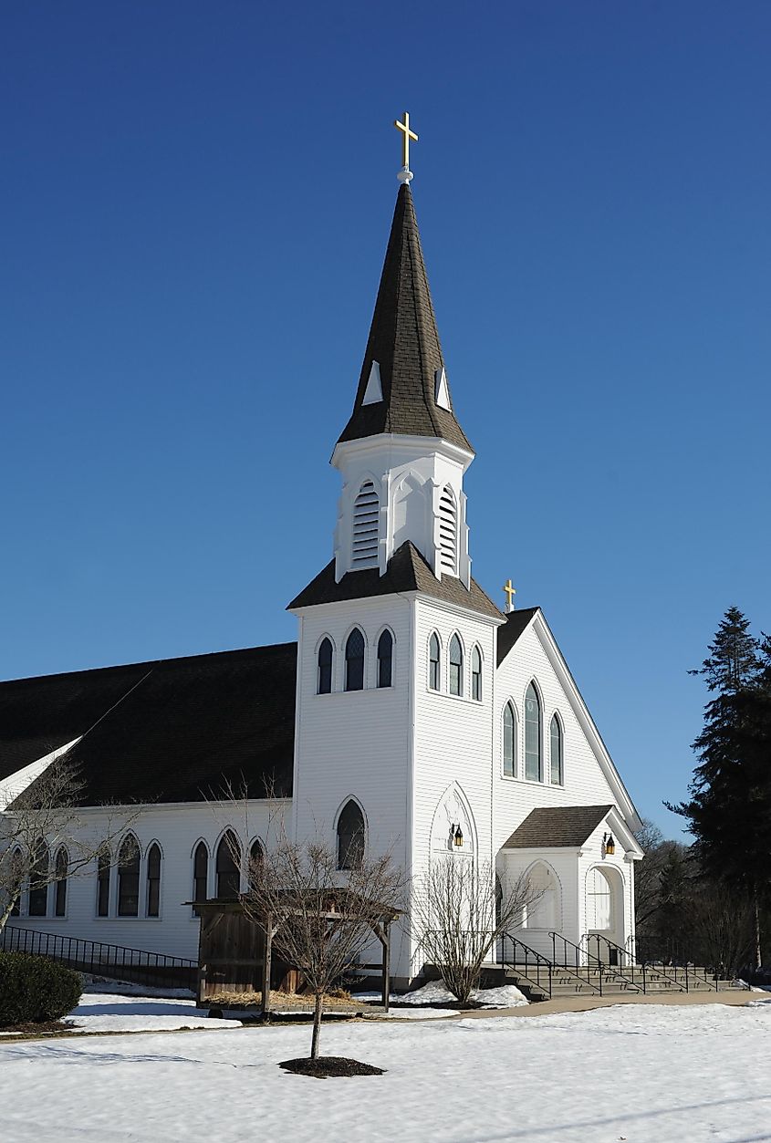 A white church in the small New England town of Chester, Connecticut. Editorial credit: Joe Tabacca / Shutterstock.com