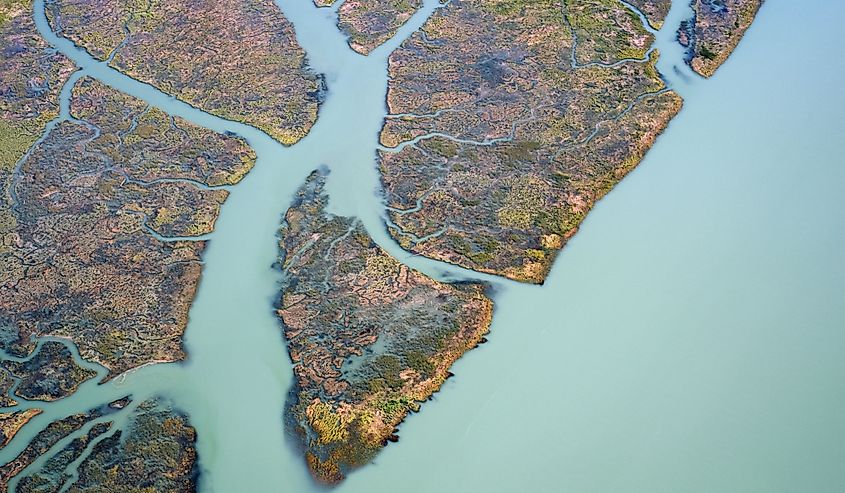 Pacific Ocean, Vancouver - the Fraser River's sediments in Delta in Richmond