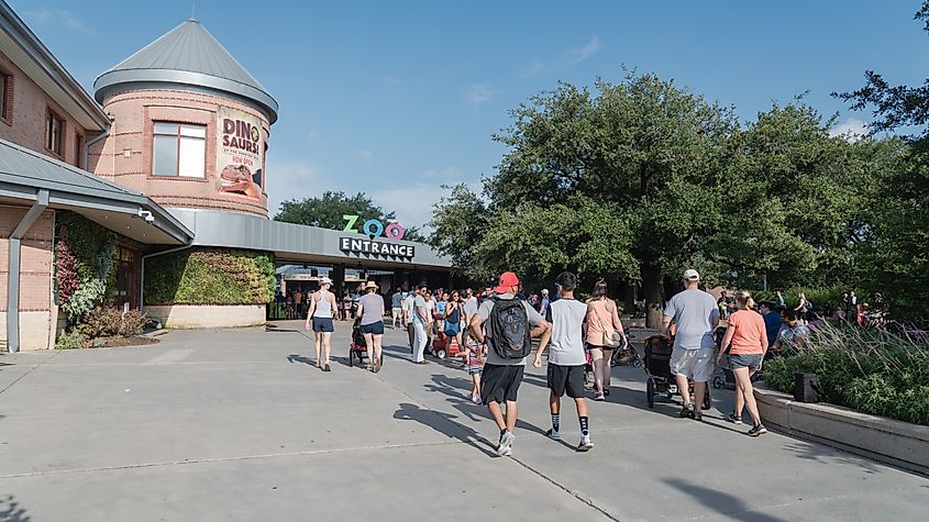 Entrance to the Houston Zoo.
