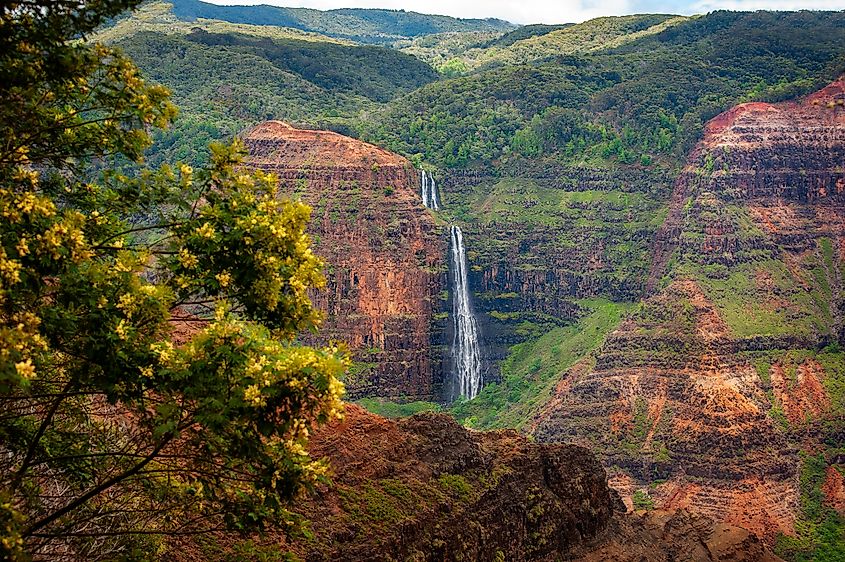 Waipo'o Falls, Waimea Canyon, Kauai, Hawaii. 