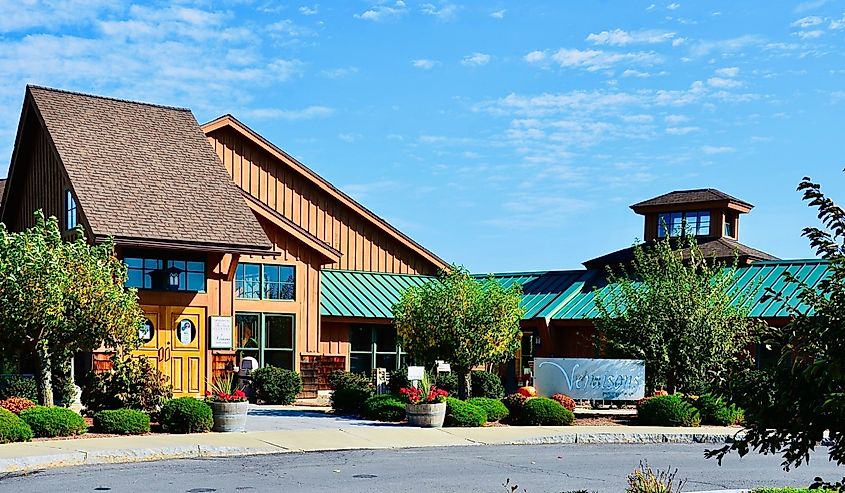 Restaurant at Glenora Wine Cellars in Dundee