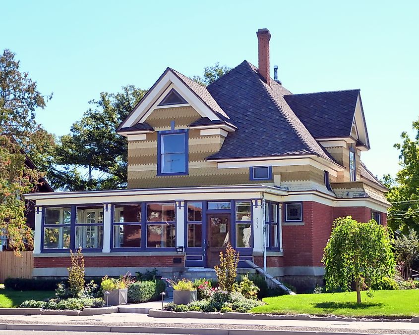 A rustic building in the town of Weiser, Idaho.