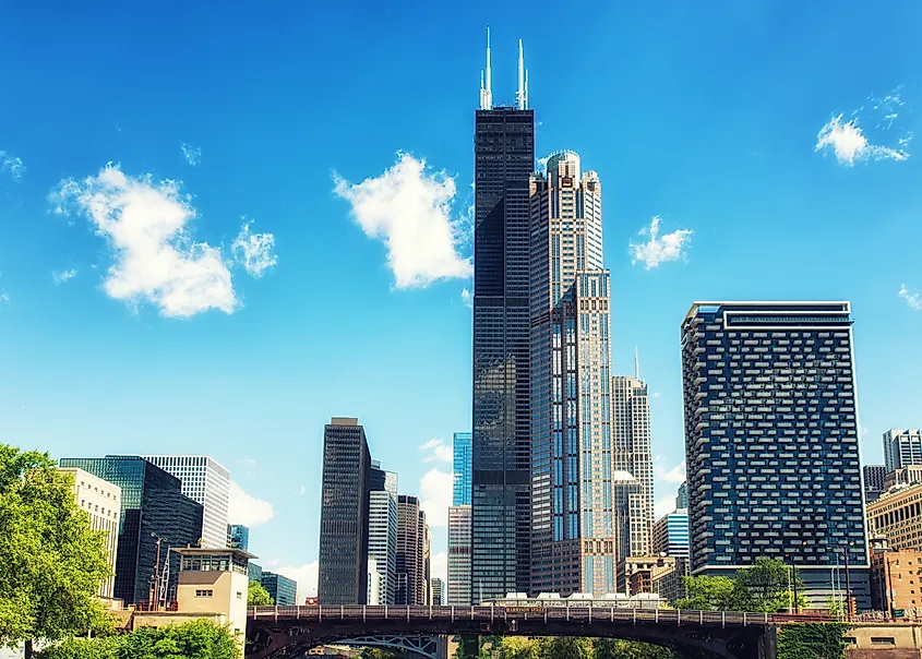 Willis Tower in Chicago on the Chicago River. Image used under license from Shutterstock.com.