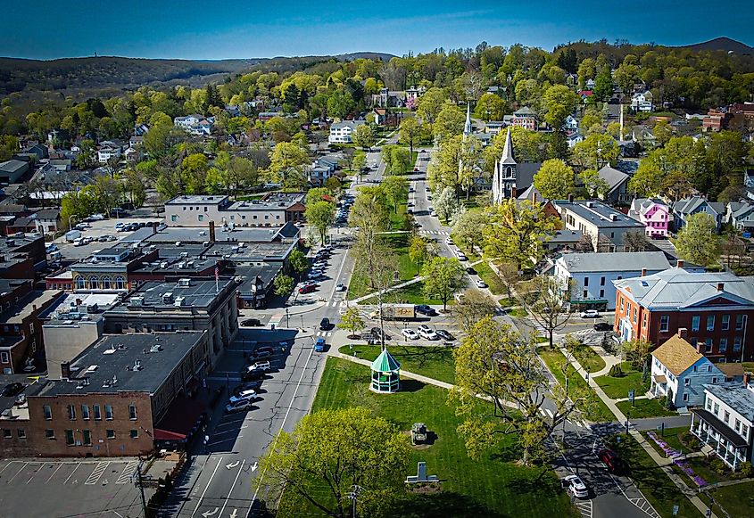 New Milford, Connecticut, The Town Green, 2023. Wikimedia Commons.