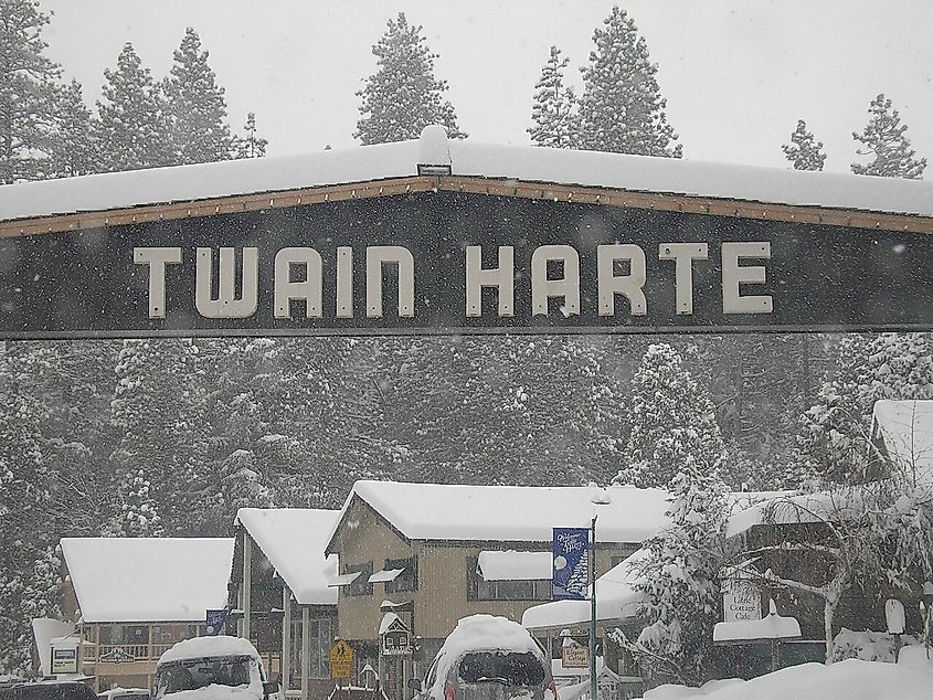 Picture of the main entrance into Twain Harte after a snowstorm