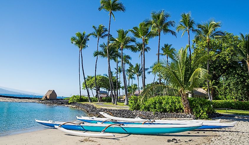 Hawaiian outrigger canoe at Kamakahonu Beach Kailua-Kona, Big Island, Hawaii