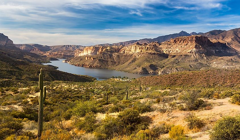 Apache Lake Distant Scenic Desert Landscape while driving historic Apache Trail through Superstition Mountains between Lost Dutchman State Park and Roosevelt Lake in Arizona USA