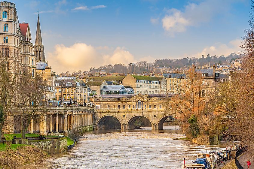 Pulteney Bridge spanning the River Avon, in Bath England, UNESCO World Heritage Site