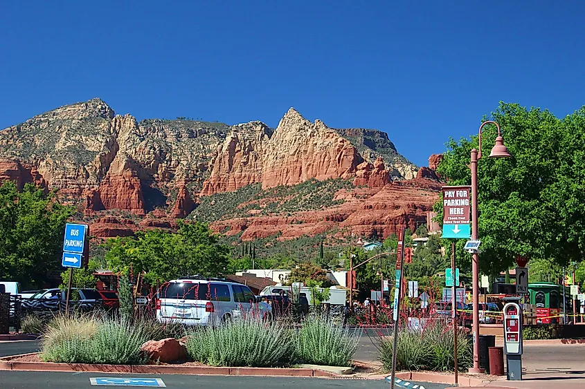 View of the mountain range in downtown Sedona, via Akane Brooks / Shutterstock.com