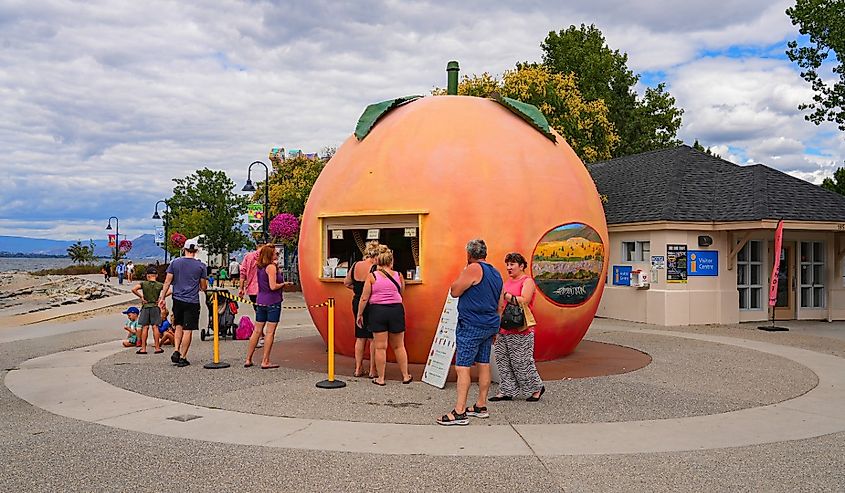 Peach-shaped ice cream parlor in Penticton, British Columbia.