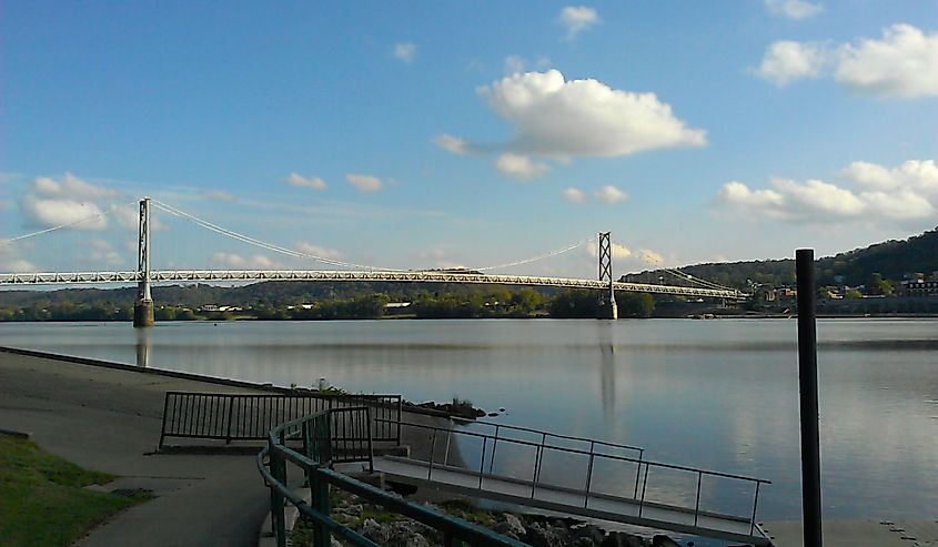 The Simon Kenton Memorial bridge 