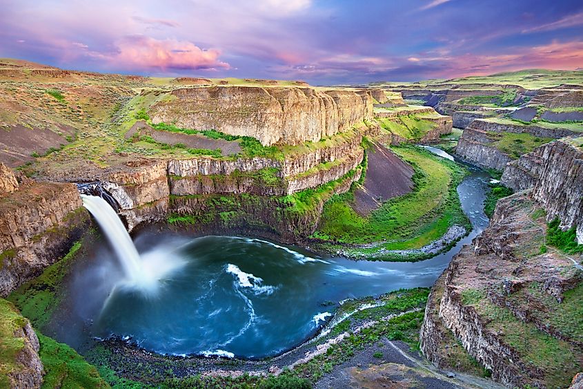 Palouse Falls dropping into its basalt canyon in southeastern Washington, near Garfield County.
