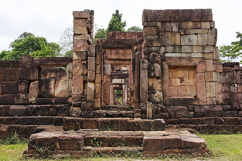 Prasat Ta Muen Thom, Thailand. Editorial credit: Ddalbiez, CC BY-SA 3.0, https://commons.wikimedia.org/w/index.php?curid=8718293
