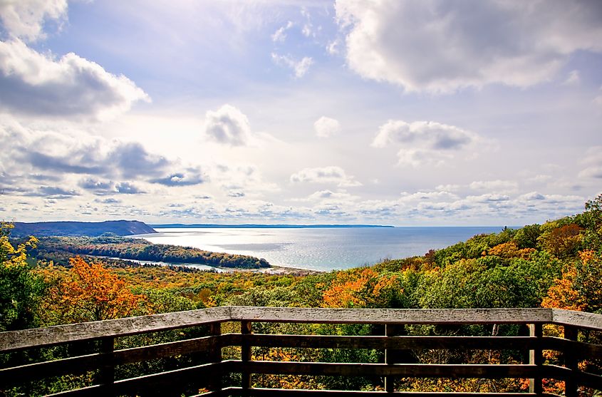 Spectacular view of the sea from a viewpoint on the Mackinac Island.