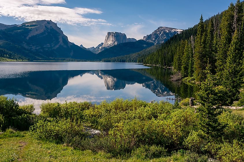 Lower Green River Lake with Squaretop Mountain in the distance. Part of the Wind River mountain range in the Bridger-Teton National Forest