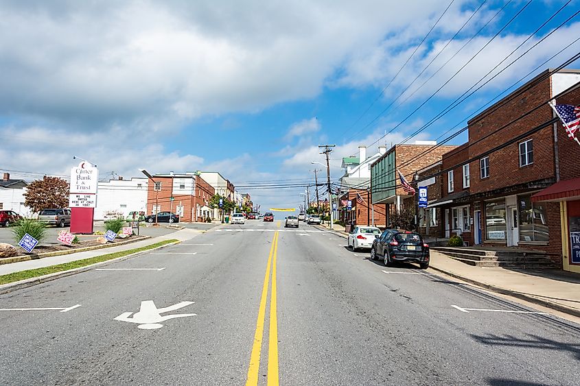 Street view of Hillsville, Virginia.