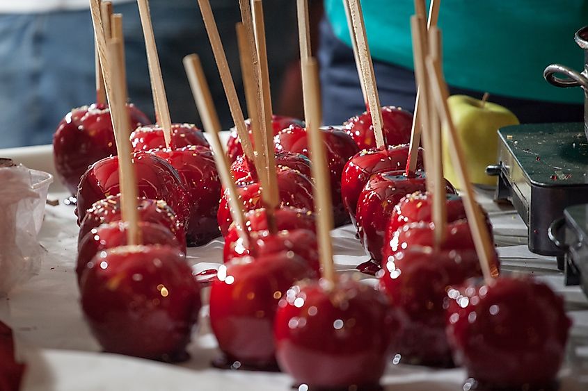 Apple candies are a favorite dessert of apple lovers.