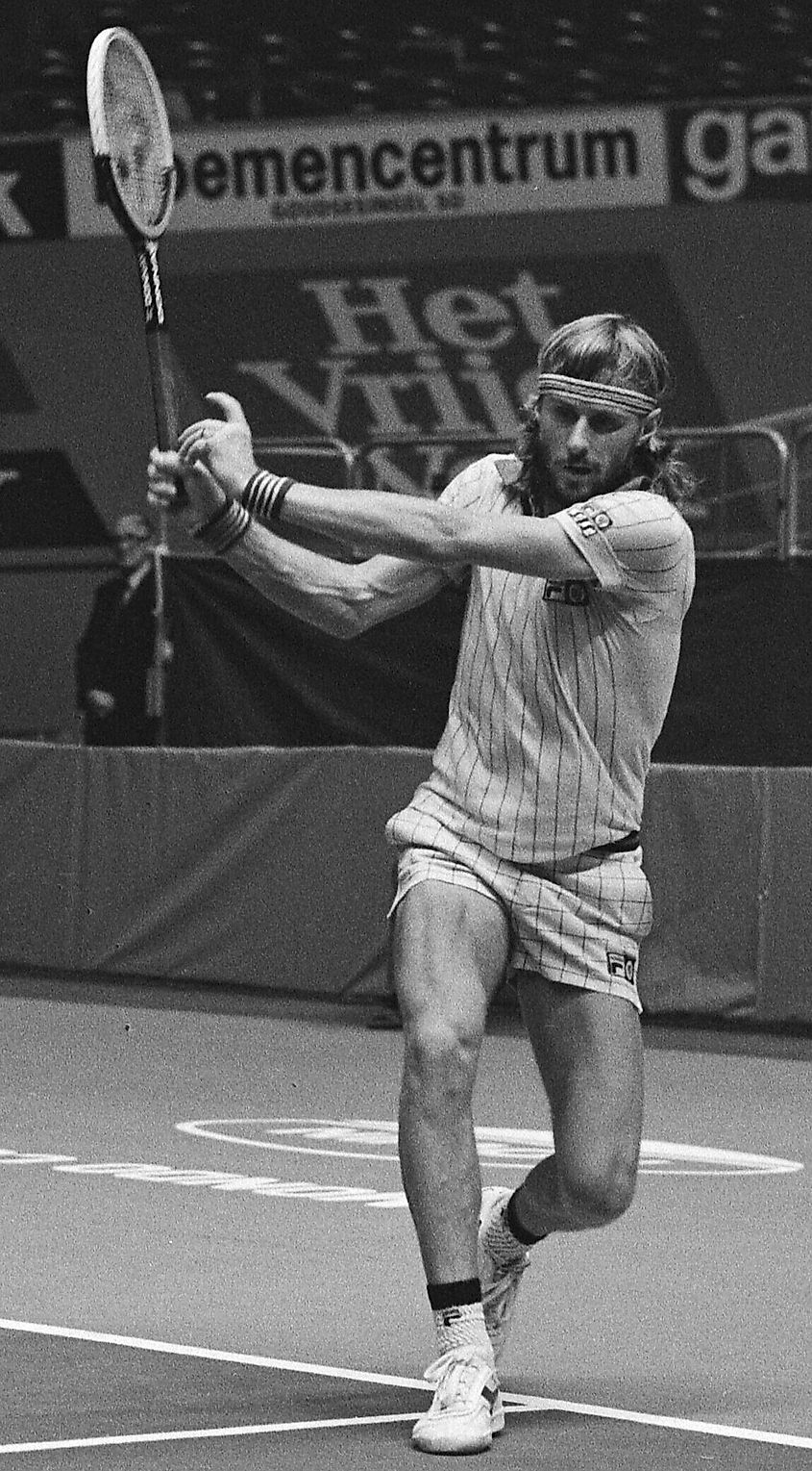 Björn Borg won five consecutive titles between 1976 and 1980.In Wikipedia. https://en.wikipedia.org/wiki/List_of_Wimbledon_gentlemen%27s_singles_champions By Rob Croes / Anefo - https://proxy.handle.net/10648/acd26018-d0b4-102d-bcf8-003048976d84, CC BY-SA 3.0 nl, https://commons.wikimedia.org/w/index.php?curid=43442234