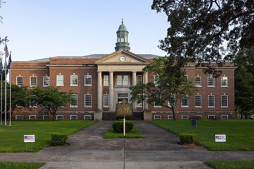 The McCraken County Courthouse, a historic building, in Paducah, Kentucky.