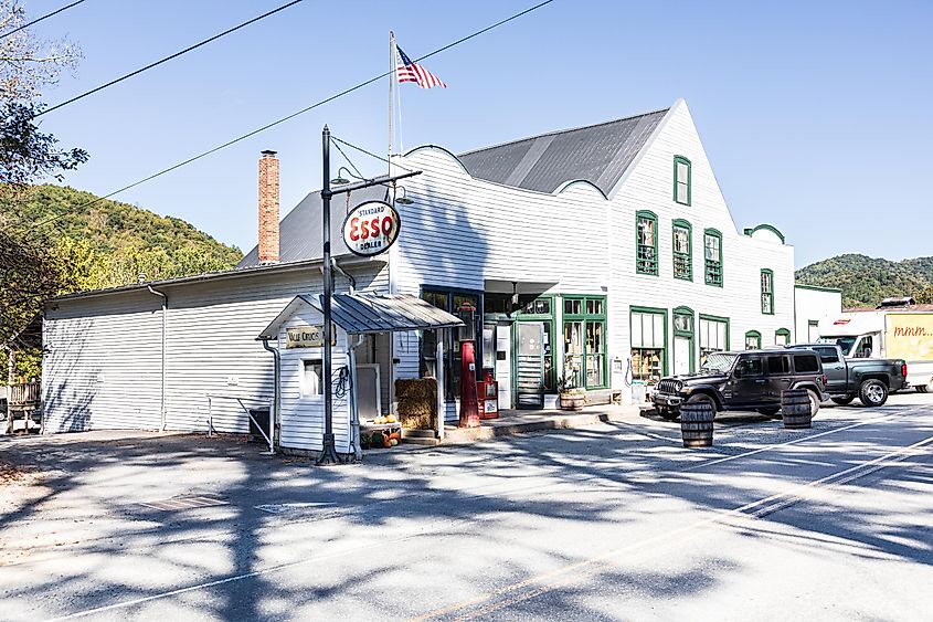 The historic Mast General Store, first opened as the Taylor General Store in 1883, via Nolichukyjake / Shutterstock.com