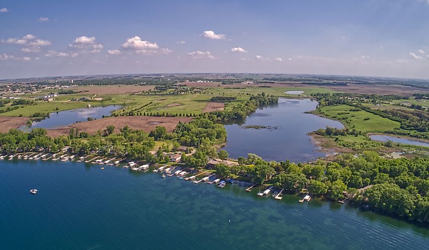 Озеро Окободжи - популярная туристическая зона, известная как Великие озера Айовы