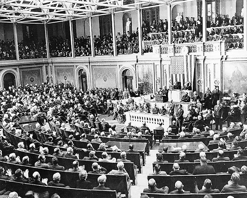 Roosevelt delivering the speech in the Congress