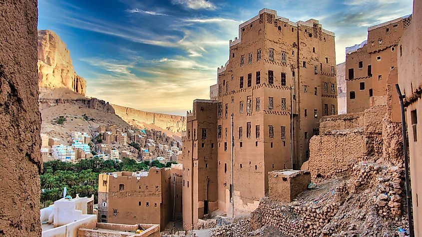 Yemen, Hadramawt'ta çamurdan yapılmış tarihi binalar.