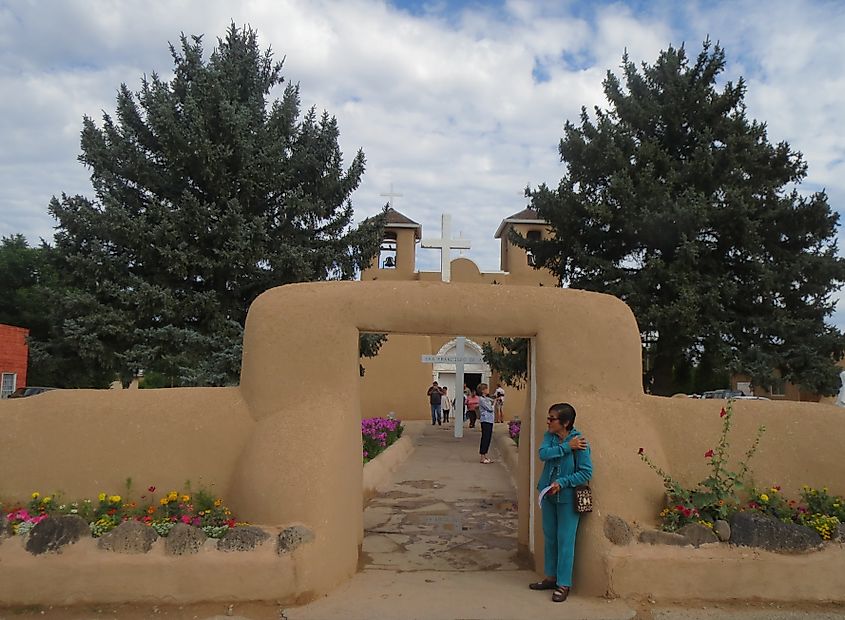 Ranchos de Taos Plaza. CaroleHenson - Own work via Wikicommons