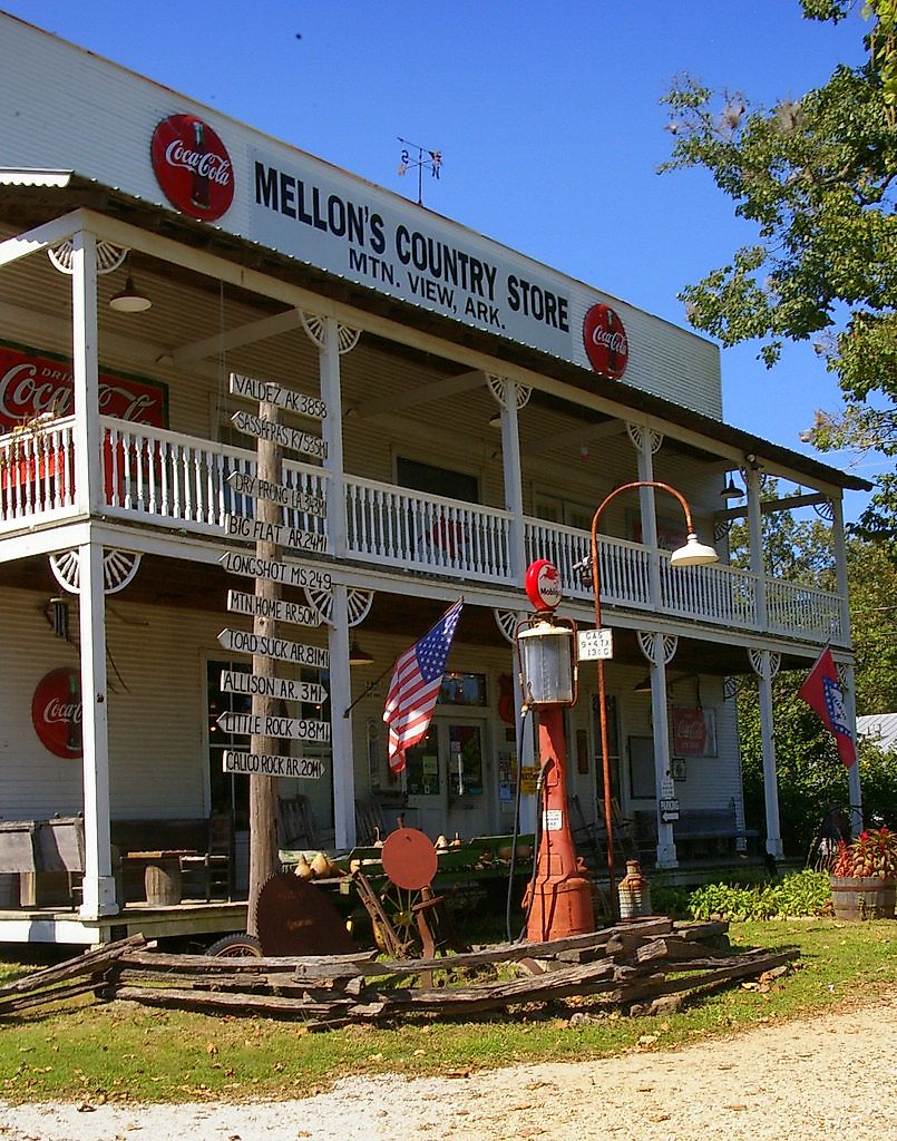 Mellon's Country Store in Mountain View, Arkansas (Credit: KatieSweetPea via Flickr)