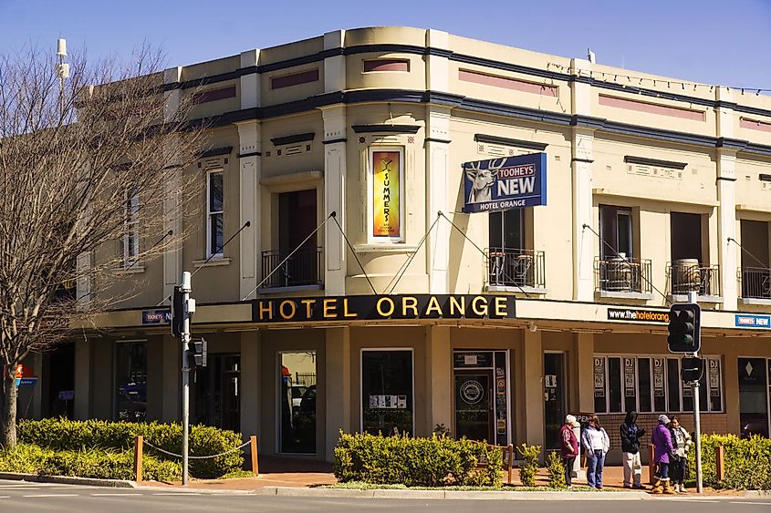 Orange, New South Wales: Pedestrians waiting to cross an intersection before Hotel Orange.
