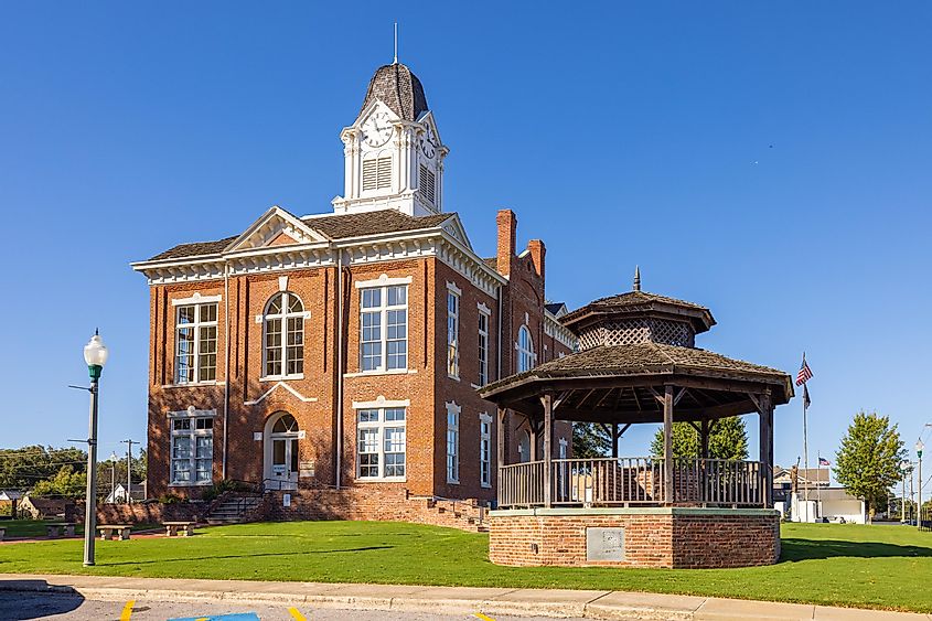 The Historic Greene County Courthouse and it's kiosk, via Roberto Galan / Shutterstock.com