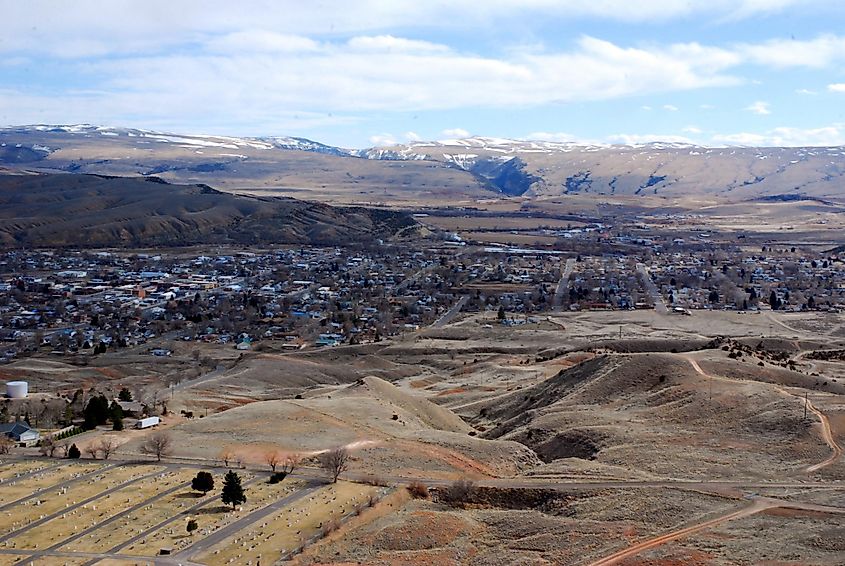 Thermopolis, Wyoming, viewed from Roundtop Mountain, By Jonathan Green - Own work, CC BY-SA 4.0, File:Thermopolis viewed from Roundtop Mountain.JPG - Wikimedia Commons