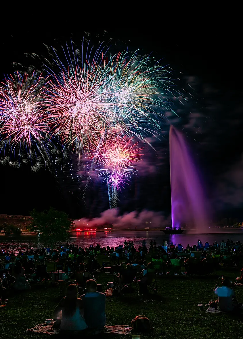 Fourth of July fireworks over Fountain Park in Fountain Hills, Arizona.