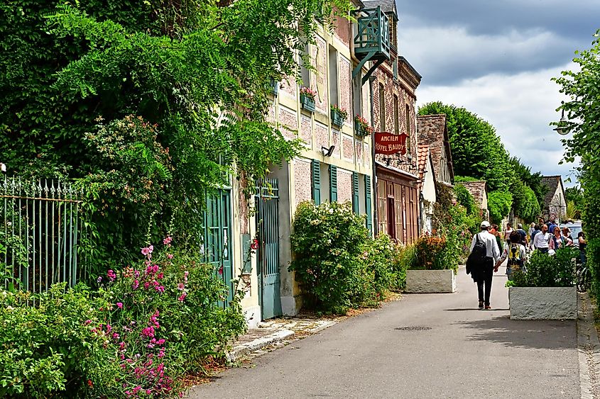 8 Most Charming Small Towns in France - WorldAtlas
