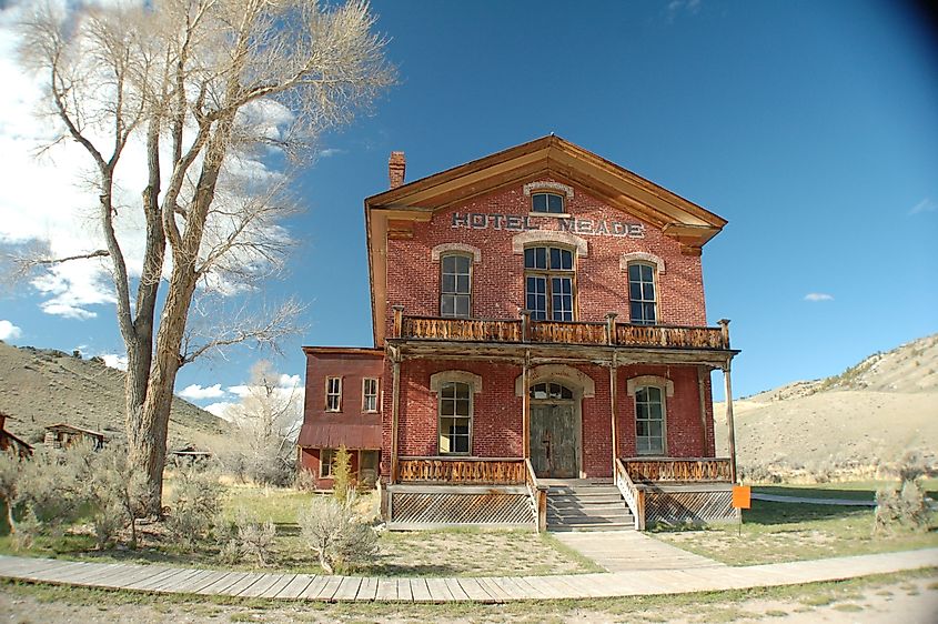 Hotel Meade. 
