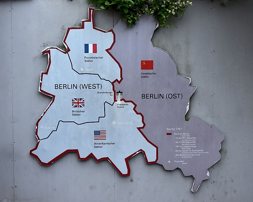 A historical map display shows the division of Berlin into East and West sectors