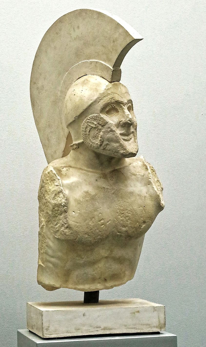Marble statue depicting Leonidas, around 480 AD, plaster cast of the early classical original in the Archaeological Museum of Sparta. Photo via Wikimedia Commons