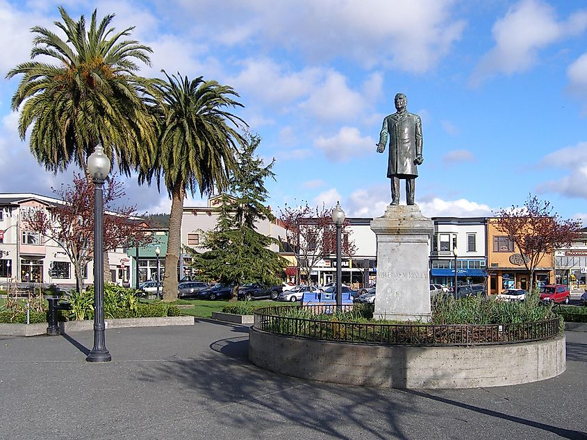 Arcata Plaza in California, By Jss3255 - Own work, CC BY-SA 4.0, File:Arcata McKinley Statue Wide.jpg - Wikimedia Commons