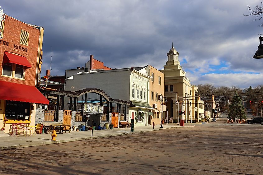 Street view of Berkeley Springs, West Virginia, USA, during the day.