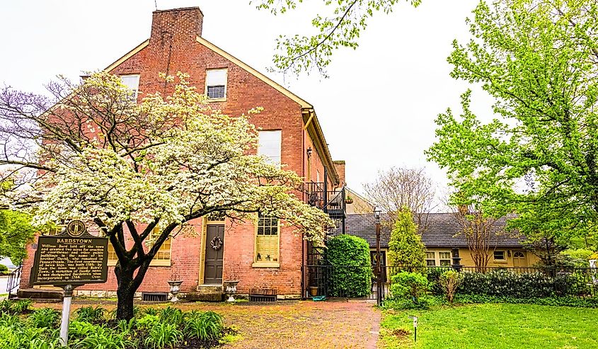 The Old Talbott Tavern in Bardstown, Kentucky. Image credit: Ryan_hoel / Shutterstock.com.