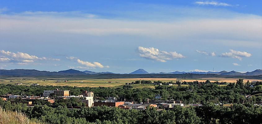 View of Havre looking south to the Bears Paw Mountains.