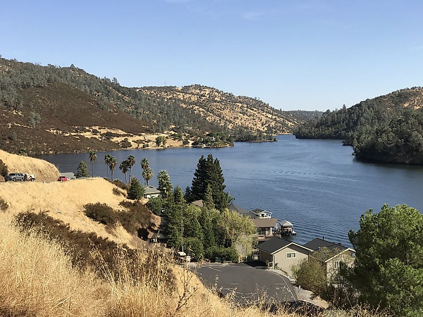 Editorial Photo Credit: Cassiohabib via Shutterstock. Lake Tulloch in Copperopolis