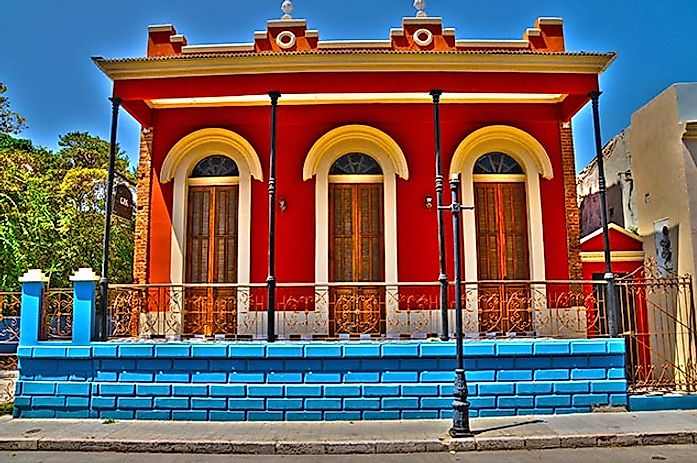 colorful building ponce