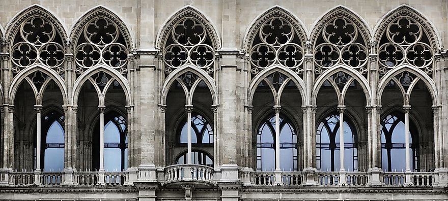 Examples and Characteristics of Gothic Architecture - WorldAtlas.com