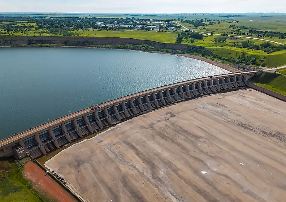 Garrison Dam impounds Lake Sakakawea in North Dakota