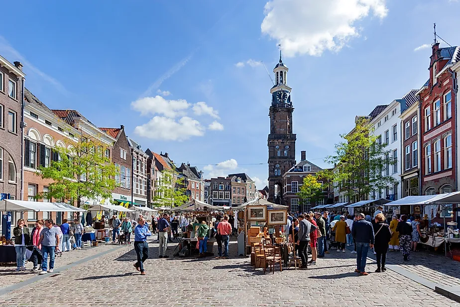 Antiques and curiosities market on the Groenmarkt in Zutphen in Zutphen, Netherlands. Image credit: Peter de Kievith / Shutterstock.com