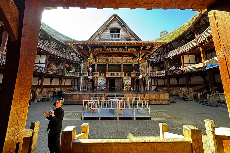 Guided tour of Shakespeares Globe. Image credit Bryan Dearsley.