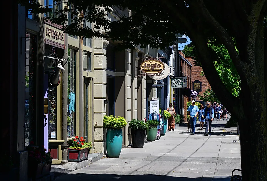 Street scene on Water Street in Port Townsend in summer with businesses. Editorial credit: Ian Dewar Photography / Shutterstock.com