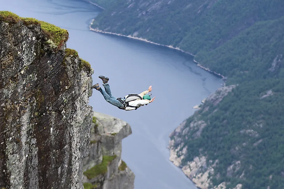 Basejumping Kjerag, Norway