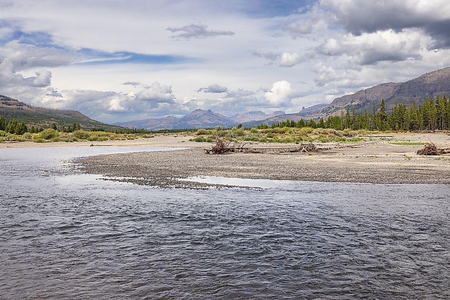 South Boundary Trail- Yellowstone River below the Thorofare Creek confluence. YellowstoneNPS, Public domain, via Wikimedia Commons